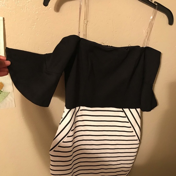 Dress - Picture 3 of 3